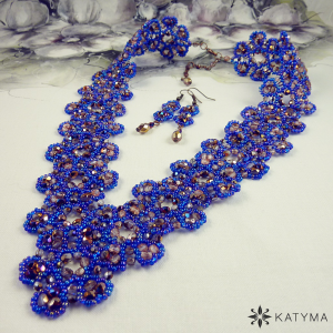 Souprava Krajka měděn&aacute; v kr&aacute;lovsky modr&eacute;