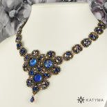 Náhrdelník s malovanými kabošony