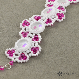 N&aacute;ramek klikat&yacute; s malovan&yacute;mi kabo&scaron;ony