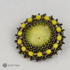 Brož kulat&aacute; malovan&aacute;