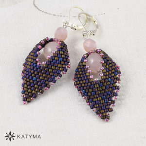 N&aacute;u&scaron;nice l&iacute;stečky s růžen&iacute;nem