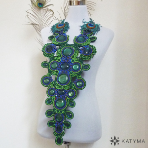 N&aacute;hrdeln&iacute;k pav&iacute; romance