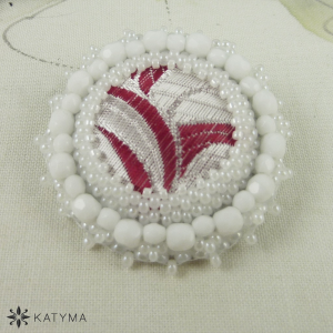 Brož brok&aacute;t mal&aacute;