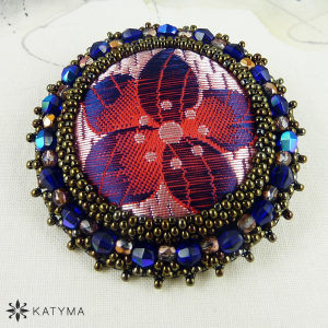 Brož brok&aacute;t velk&aacute;