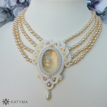 Náhrdelník perličkový s malovaným oválem