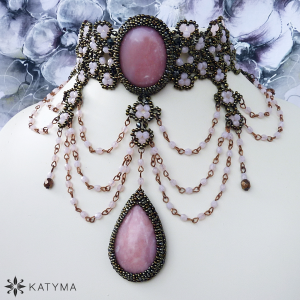 Obojek krajka růžov&eacute; op&aacute;ly