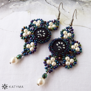 N&aacute;u&scaron;nice půlen&eacute; květy modrotisk