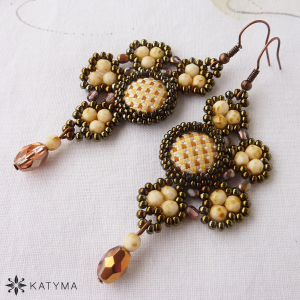 N&aacute;u&scaron;nice půlen&eacute; květy brok&aacute;t