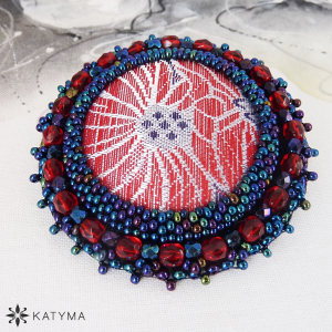 Brož brok&aacute;t velk&aacute;