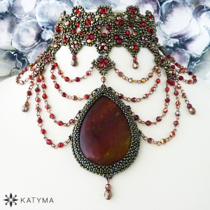 Obojek krajka kapka heliotropu