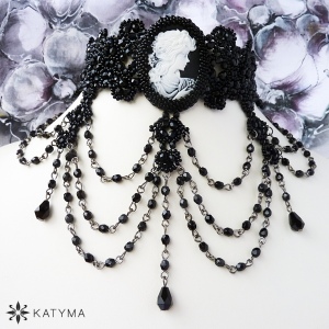 Obojkov&yacute; n&aacute;hrdeln&iacute;k s kamej&iacute;