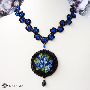 N&aacute;hrdeln&iacute;k v&yacute;&scaron;ivka fialky