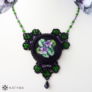 N&aacute;hrdeln&iacute;k fialky