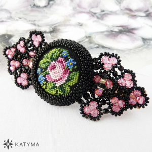 Spona v&yacute;&scaron;ivka růže a pomněnky