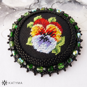 Brož v&yacute;&scaron;ivka mace&scaron;ka