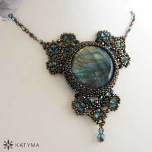 N&aacute;hrdeln&iacute;k labradorit