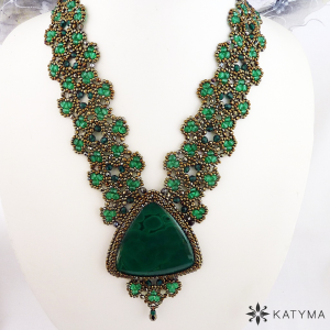 N&aacute;hrdeln&iacute;k krajka malachit