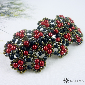 Spona červ&aacute;nky za soumraku 2